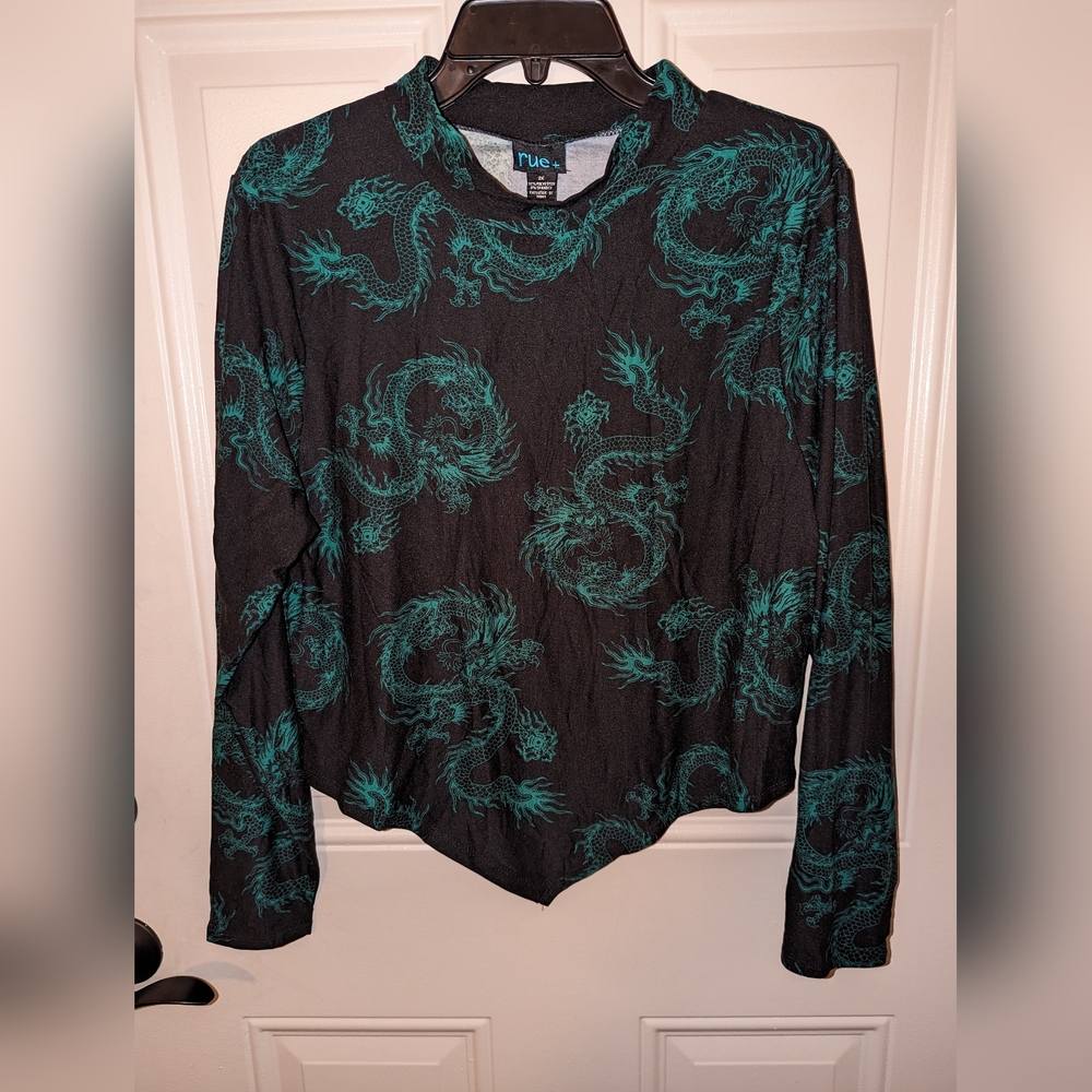Rue 21 rue+ Mock Neck Long Sleeve Crop Top, size 2XL, black and blue